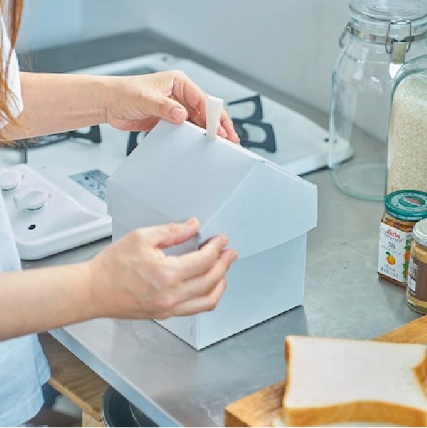食パンがスッポリ「パンを入れる箱」